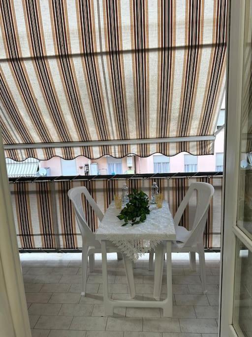 Appartement Casa Eleonora: A 5 Min Dal Mare + Free Parking à Vintimille Extérieur photo