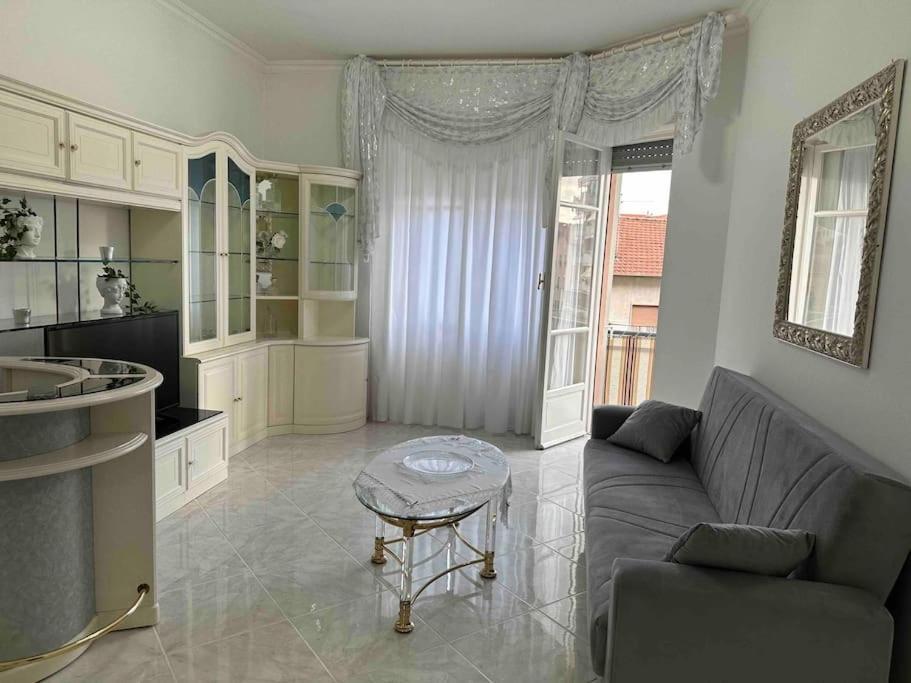 Appartement Casa Eleonora: A 5 Min Dal Mare + Free Parking à Vintimille Extérieur photo